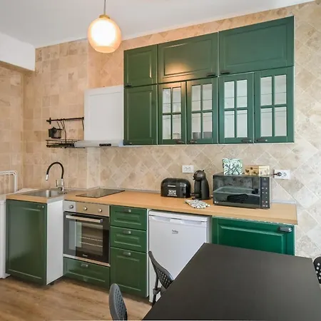 Floral & Cozy In Heart Of Center By Flat Mаnager Apartment *