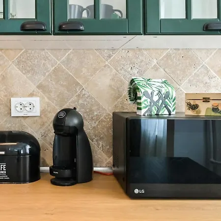 Floral Retreat In Center By Flat Mаnager Lejlighed