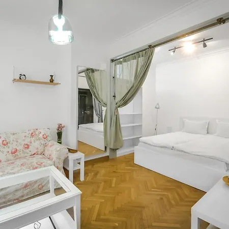 Floral & Cozy In Heart Of Center By Flat Mаnager * Sofia